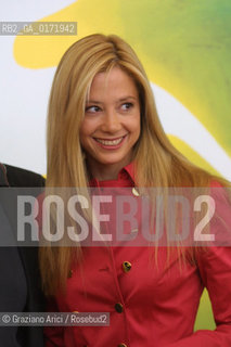 5/04- VENICE - 58. INTERNATIONAL FILM FESTIVAL -  THE TRIUMPH OF LOVE - THE ACTRESS MIRA SORVINO - ©Graziano Arici/Rosebud2
