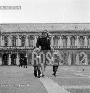 THE OPERA SINGER ANNA DE CAVALIER WITH HER CHILDREN - VENICE - 1961 - ©Graziano Arici/Rosebud2 / CANTANTE LIRICO