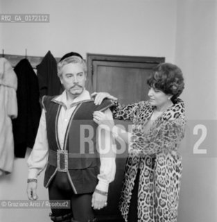 THE OPERA SINGER MARIO DEL MONACO WITH THE CHOREOGRAPH LUCIANA NOVARO IN THE THEATRE LA FENICE- 1968 - ©Graziano Arici/Rosebud2 / CANTANTE LIRICO / COREOGRAFO/ LA FENICE