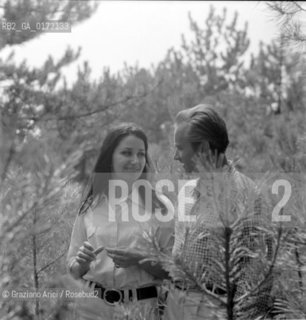 THE OPERA SINGER UTE DE VARGAS WITH MILKO SKOFIC IN LIGNANO SABBIADORO ( UDINE ) - 1967 - © ARCHIVIO Graziano Arici/Rosebud2  / CANTANTE LIRICO / MUSICA