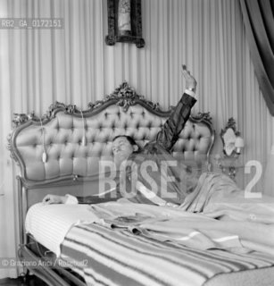 THE OPERA SINGER GASTONE LIMARILLI AT HIS HOME - ASOLO - 1961 © ARCHIVIO Graziano Arici/Rosebud2  / MUSICA/ CANTANTE LIRICO