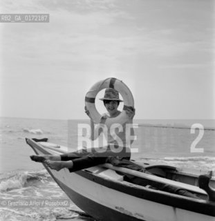 THE OPERA SINGER ANNA MOFFO IN VENICE LIDO BEACH - 1960 © ARCHIVIO Graziano Arici/Rosebud2  / MUSICA / CANTANTE LIRICO / SPIAGGIA