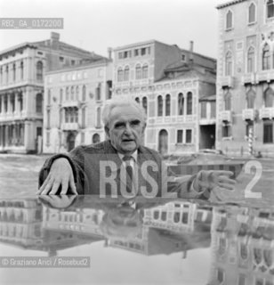 THE ARCHITECT RICHARD NEUTRA IN VENICE ON THE OCCASION OF THE CONFERENCE SAVE VENICE- 1962 - © ARCHIVIO Graziano Arici/Rosebud2  / ARCHITETTURA
