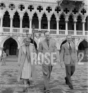 THE PRINCE OF LIPPE BERNARDO OF HOLLAND WITH HIS FAMILY IN VENICE - 1953 - © ARCHIVIO Graziano Arici/Rosebud2  / NOBILTA / PRINCIPE