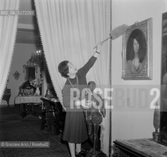 THE OPERA SINGER GIULIETTA SIMIONATO IN HER HOME - MILAN - 1962 © ARCHIVIO Graziano Arici/Rosebud2  / MUSICA/ CANTANTE LIRICO