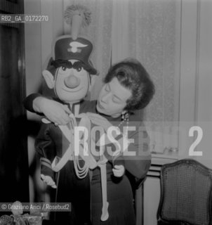 THE OPERA SINGER GIULIETTA SIMIONATO IN HER HOME - MILAN - 1962 © ARCHIVIO Graziano Arici/Rosebud2  / MUSICA/ CANTANTE LIRICO