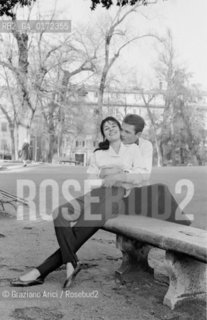 THE JAZZ TRUMPET PLAYER CHET BAKER WITH HIS GIRLFRIEND CARROL JACKSON IN LUCCA - 1961 - © ARCHIVIO Graziano Arici/Rosebud2  / MUSICA JAZZ / TROMBETTISTA