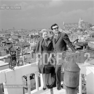 THE OPERA SINGER RENATA SCOTTO WITH HER HUSBAND THE VIOLINIST LORENZO ANSELMI IN VENICE - 1962  © ARCHIVIO Graziano Arici/Rosebud2  / MUSICA / MUSICA LIRICA / CANTANTE / VIOLINISTA