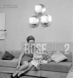 THE OPERA SINGER RENATA SCOTTO WITH HER DAUGHTER - FLORENCE - 196?  © ARCHIVIO Graziano Arici/Rosebud2  / MUSICA / MUSICA LIRICA / CANTANTE