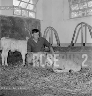 THE CYCLIST GUIDO DE ROSSO AT HIS HOME IN FARRA DI SOLIGO - 1961 - © ARCHIVIO Graziano Arici/Rosebud2  / SPORT / CICLISTA