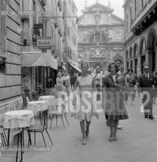 THE PRINCESS PAOLA DI LIEGI WITH THE COUNTESS ARABELLA LACLOCHE - VENICE - 196? - © ARCHIVIO Graziano Arici/Rosebud2  / NOBILI / PRINCIPI / CONTI