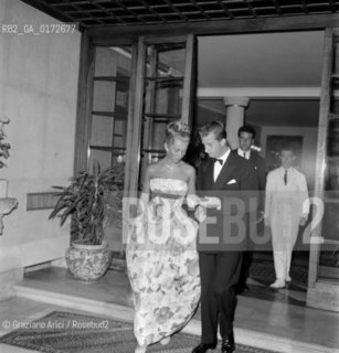 THE PRINCESS PAOLA DI LIEGI WITH HER HUSBAND THE PRINCE ALBERTO DI LIEGI - VENICE - 1962 - © ARCHIVIO Graziano Arici/Rosebud2  / NOBILI / PRINCIPI