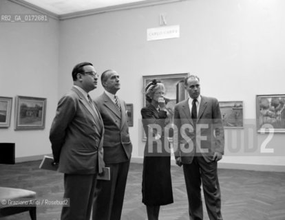 THE AMBASSADOR DUNN  WITH GUIDO PEROCCO AT THE ART BIENNALE OF VENICE- 1948 © ARCHIVIO Graziano Arici/Rosebud2  / AMBASCIATORE / POLITICA