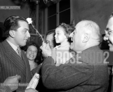 THE MINISTER ATTILIO PICCIONI WITH GIULIO ANDREOTTI AND THE DAUGHTER OF POLITICIAN BORSELLINO - 1949 © ARCHIVIO Graziano Arici/Rosebud2  / POLITICA / SENATORE