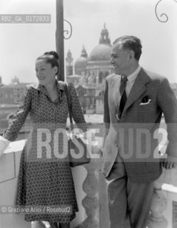 THE PAINTER TAMAYO RUFINO WITH HIS WIFE -  VENICE - 1950 © ARCHIVIO Graziano Arici/Rosebud2  / ARTE / PITTORE