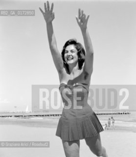 THE COUNTESS MARIA PIA BAROZZI IN VENICE LIDO BEACH - 1962 ©Graziano Arici/Rosebud2 / NOBILI/ CONTI