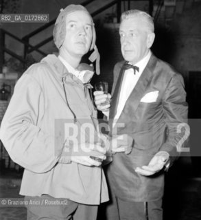THE COUNT EARL BLACKWELL WITH FREY BROWN - VENICE - 1954 © ARCHIVIO Graziano Arici/Rosebud2  / NOBILI / CONTI