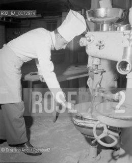THE SON OF THE HOTELS KING, CONRAD NICK HILTON IN LAUSANNE - 1948 © ARCHIVIO Graziano Arici/Rosebud2  / ECONOMIA