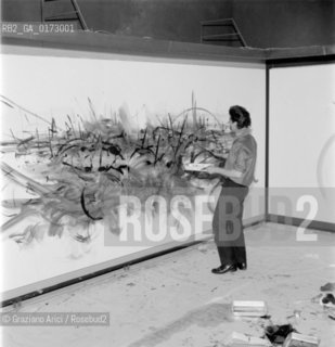 THE PAINTER GEORGES MATHIEU AT THE CAVALLINO ART GALLERY IN VENICE - 1960 © ARCHIVIO Graziano Arici/Rosebud2  / ARTE / PITTORE