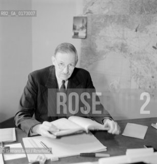 THE AMBASSADOR OF GREAT BRITAIN VICTOR MOLLET IN HIS STUDIUM IN ROME -1947 ©Graziano Arici/Rosebud2 / POLITICA / AMBASCIATORE