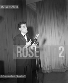 THE POP SINGER TEDDY RENO - VENICE - 1954 ©Graziano Arici/Rosebud2 / MUSICA / POP ROCK / CANTANTE