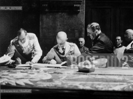 THE PRINCE DUKE AIMONE DAOSTA AND THE KING OF ITALY VITTORIO EMANUELE III  - MARRIAGE WITH IRENE OF GREECE - FIRENZE  - 1939  © ARCHIVIO Graziano Arici/Rosebud2   / NOBILTA / PRINCIPE / DUCA / RE / MATRIMONIO