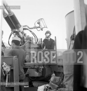 THE DUKE AMEDEO OF AOSTA ON A MILITARY SHIP IN THE ADRIATIC SEA - 1960 © ARCHIVIO Graziano Arici/Rosebud2  / NOBILTA / NAVE MILITARE / DUCA