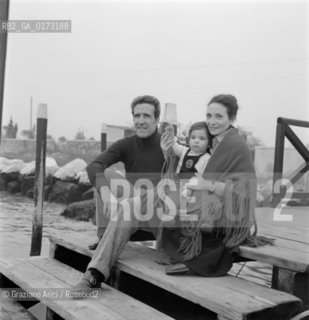 THE FOOT-BALL TRAINER HELENIO HERRERA WITH HIS WIFE FLORA GANDOLFI AND HIS SON - VENICE - 1974 © ARCHIVIO Graziano Arici/Rosebud2  / SPORT / ALLENATORE