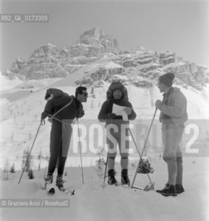 THE MOUNTAIN CLIMBERS CESARE MAESTRI AND BALDESSARI IN CORTINA DAMPEZZO - 1963 - © ARCHIVIO Graziano Arici/Rosebud2  / SPORT / SCALATORE / SCIARE