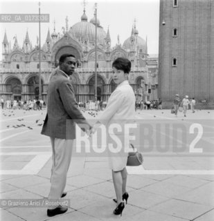 THE POP SINGER CAMERON NEVIL WITH HIS WIFE NELLIE IN VENICE  - 1963 © ARCHIVIO Graziano Arici/Rosebud2  / MUSICA / POP ROCK / CANTANTE