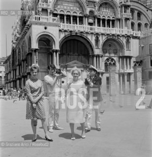 THE POP SINGER TONI RENIS IN VENICE - 1963 - © ARCHIVIO Graziano Arici/Rosebud2  / MUSICA / CANTANTE POP