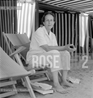 THE PRINCESS ASPASIA OF GREECE IN VENICE LIDO BEACH - 1955 © ARCHIVIO Graziano Arici/Rosebud2  / NOBILTA / PRINCIPE / SPIAGGIA