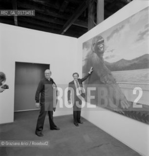THE PARTY SECRETARY BETTINO CRAXI WITH THE COUNT CARLO RIPA DI MEANA AT THE BIENNALE OF ART IN VENICE - 1976 © ARCHIVIO Graziano Arici/Rosebud2  / POLITICA / SEGRETARIO / PARTITO SOCIALISTA / CONTE / BIENNALE DARTE