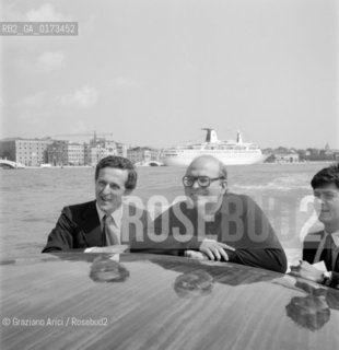 THE PARTY SECRETARY BETTINO CRAXI WITH THE COUNT CARLO RIPA DI MEANA AND CLAUDIO MARTELLI - 1976 © ARCHIVIO Graziano Arici/Rosebud2  / POLITICA / SEGRETARIO / PARTITO SOCIALISTA / CONTE / MOTOSCAFO
