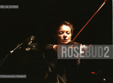LA COMPOSITRICE COMPOSITRICE CONTEMPORANEA CANTANTE VIOLINISTA LAURIE ANDERSON - VENEZIA - 2001 @ Graziano Arici/Rosebud2