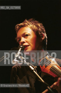 LA COMPOSITRICE COMPOSITRICE CONTEMPORANEA CANTANTE VIOLINISTA LAURIE ANDERSON - VENEZIA - 2001 @ Graziano Arici/Rosebud2