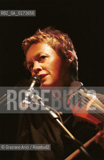 LA COMPOSITRICE COMPOSITRICE CONTEMPORANEA CANTANTE VIOLINISTA LAURIE ANDERSON - VENEZIA - 2001 @ Graziano Arici/Rosebud2