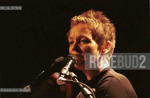 LA COMPOSITRICE COMPOSITRICE CONTEMPORANEA CANTANTE VIOLINISTA LAURIE ANDERSON - VENEZIA - 2001 @ Graziano Arici/Rosebud2