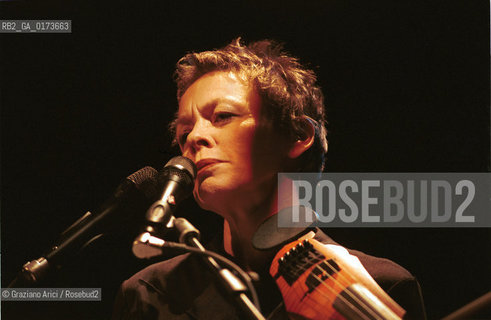 LA COMPOSITRICE COMPOSITRICE CONTEMPORANEA CANTANTE VIOLINISTA LAURIE ANDERSON - VENEZIA - 2001 @ Graziano Arici/Rosebud2