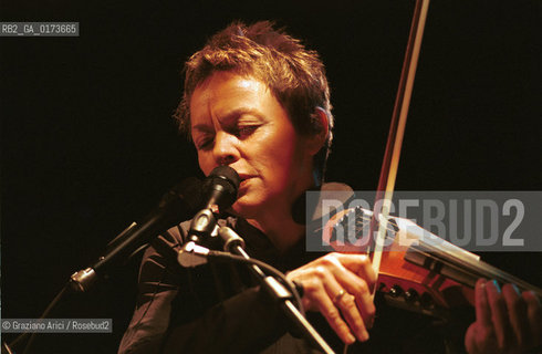 LA COMPOSITRICE COMPOSITRICE CONTEMPORANEA CANTANTE VIOLINISTA LAURIE ANDERSON - VENEZIA - 2001 @ Graziano Arici/Rosebud2
