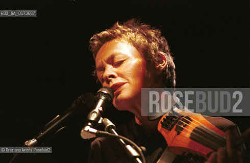 LA COMPOSITRICE COMPOSITRICE CONTEMPORANEA CANTANTE VIOLINISTA LAURIE ANDERSON - VENEZIA - 2001 @ Graziano Arici/Rosebud2