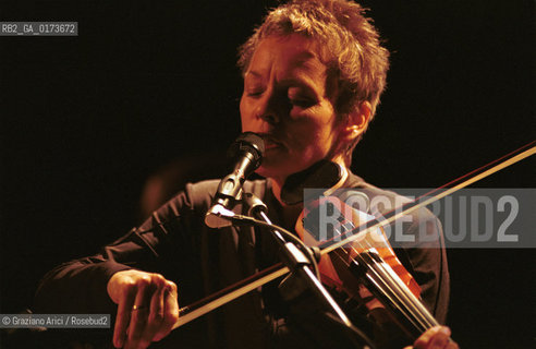 LA COMPOSITRICE COMPOSITRICE CONTEMPORANEA CANTANTE VIOLINISTA LAURIE ANDERSON - VENEZIA - 2001 @ Graziano Arici/Rosebud2