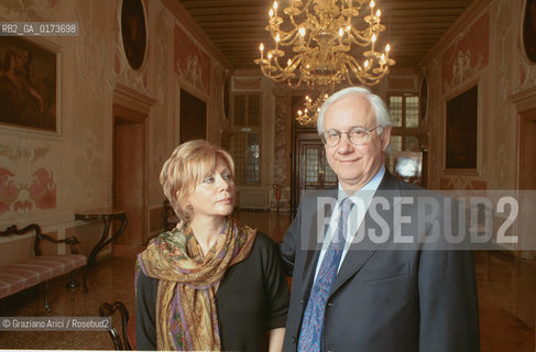 IL SINDACO DI VENEZIA PAOLO COSTA CON LA MOGLIE MAURA - VENEZIA 2001 ©Graziano Arici/Rosebud2