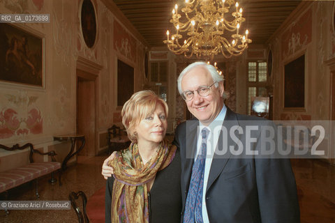 IL SINDACO DI VENEZIA PAOLO COSTA CON LA MOGLIE MAURA - VENEZIA 2001 ©Graziano Arici/Rosebud2