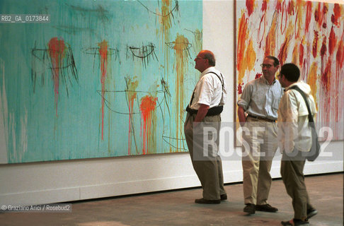 49¡ ESPOSIZIONE INTERNAZIONALE DARTE-  LA BIENNALE DARTE - ITALIAN PAVILLION - CY TWOMBLY IN HIS ROOM  LEPANTO  -2001  @ Graziano Arici/Rosebud2 / ARTE / PITTORE