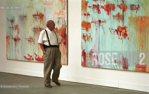 49¡ ESPOSIZIONE INTERNAZIONALE DARTE-  LA BIENNALE DARTE - ITALIAN PAVILLION - CY TWOMBLY IN HIS ROOM  LEPANTO  -2001  @ Graziano Arici/Rosebud2 / ARTE / PITTORE