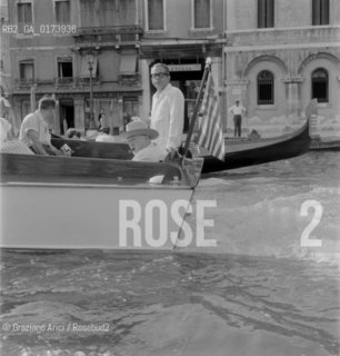 THE STATESMAN WINSTON CHURCHILL WITH HIS WIFE GOING TO THE SHIP BUILDER ARISTOTELIS ONASSISS YACHT  CHRISTINA  IN VENICE - 1960 © ARCHIVIO Graziano Arici/Rosebud2  /  ECONOMIA / POLITICA / UOMO POLITICO