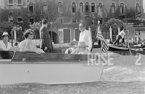 THE STATESMAN WINSTON CHURCHILL WITH HIS WIFE GOING TO THE SHIP BUILDER ARISTOTELIS ONASSISS YACHT  CHRISTINA  IN VENICE - 1960 © ARCHIVIO Graziano Arici/Rosebud2  /  ECONOMIA / POLITICA / UOMO POLITICO