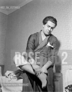 THE OPERA SINGER GIUSEPPE DI STEFANO - VENICE - 1948 © ARCHIVIO Graziano Arici/Rosebud2  / MUSICA / OPERA LIRICA / CANTANTE LIRICO