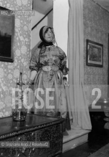 THE WRITER AND  EXPLORER FREYA STARK AT HOME IN ASOLO - 1946 © ARCHIVIO Graziano Arici/Rosebud2  / LETTERATURA / SCRITTRICE / ESPLORATRICE